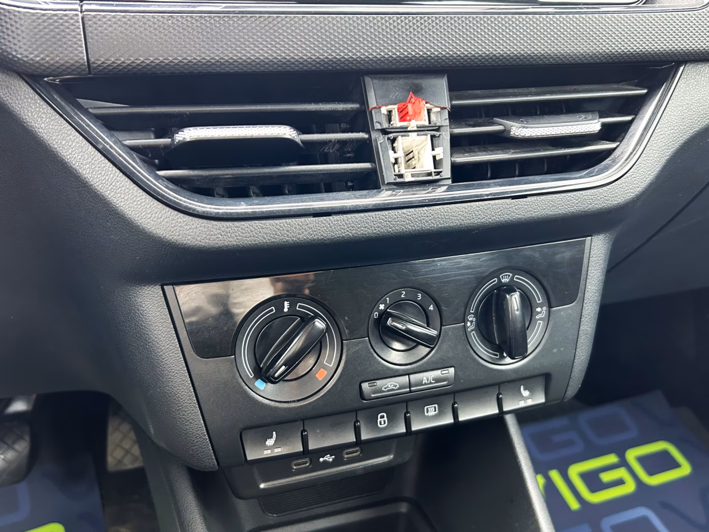 Volkswagen Polo Sedan фото 17