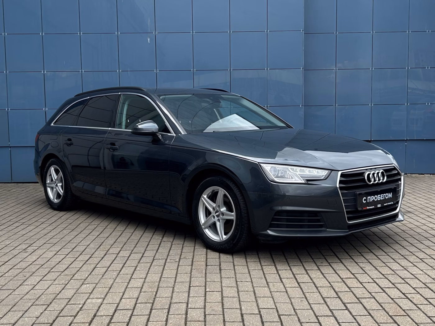 Audi A4 фото 3