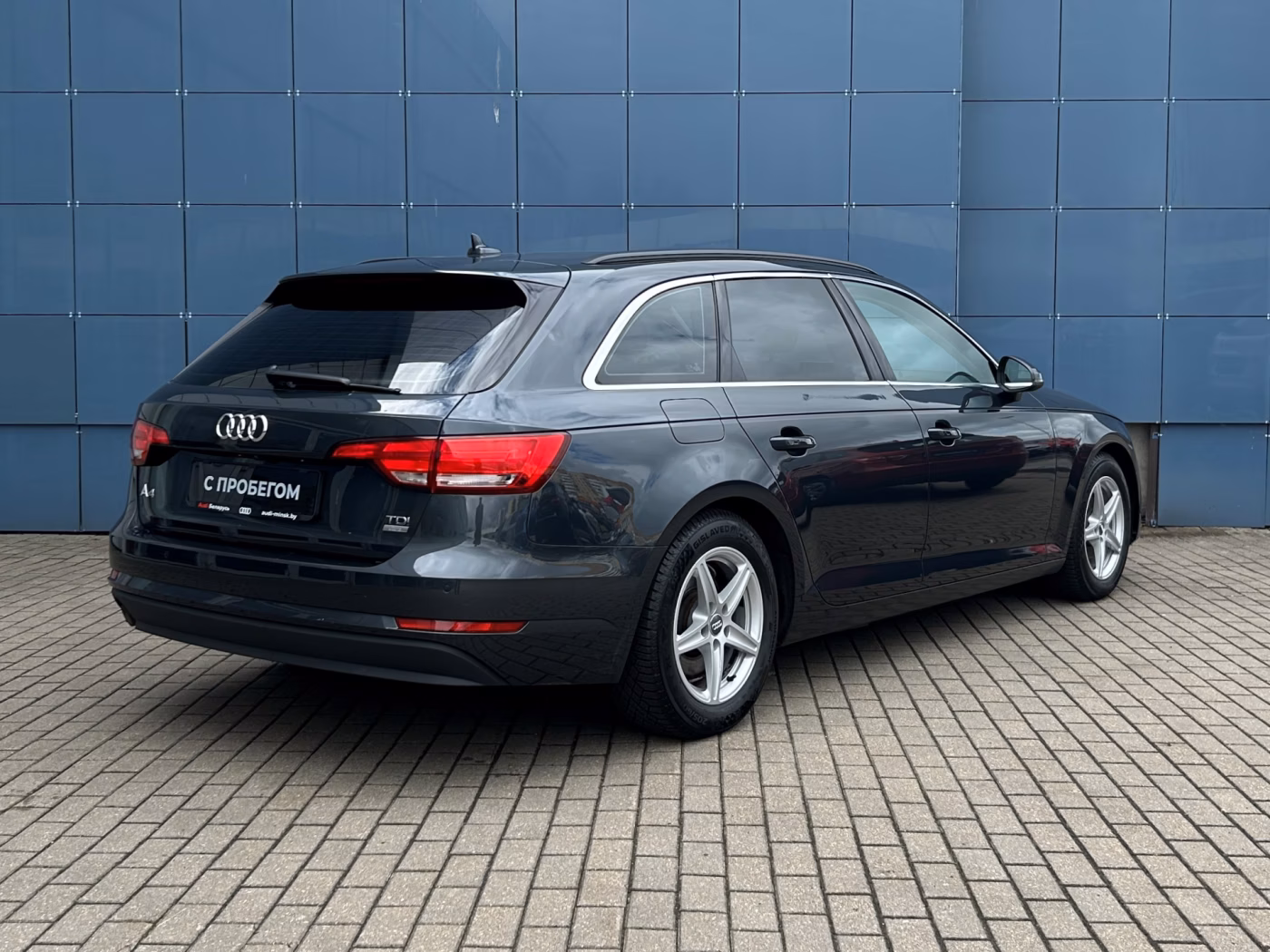 Audi A4 фото 4