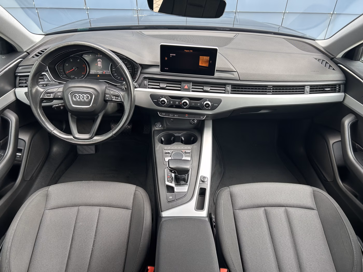 Audi A4 фото 7