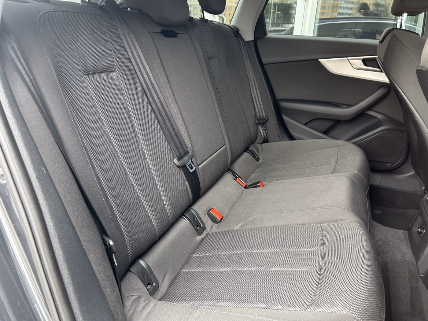 Audi A4 фото 13