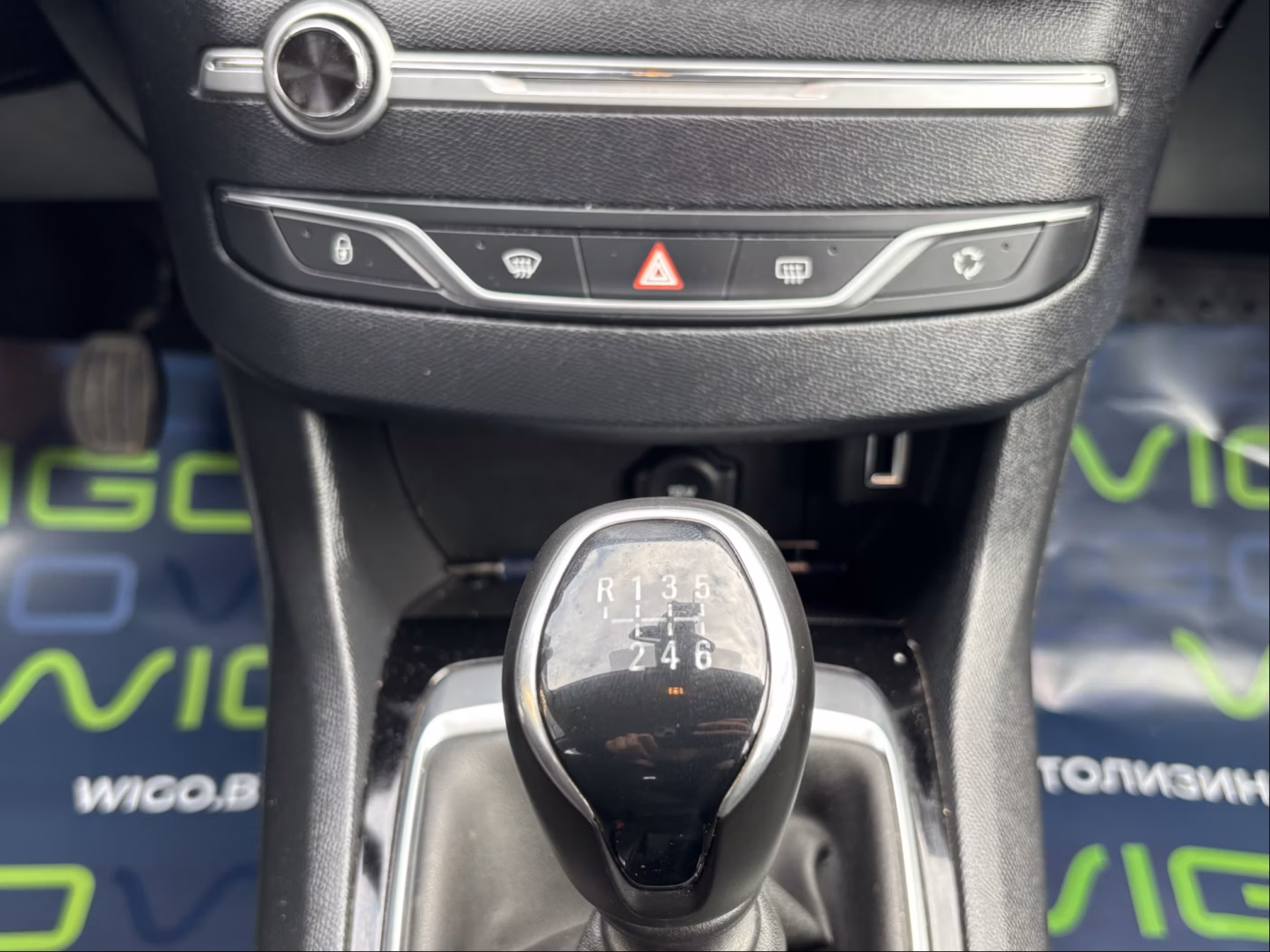 Peugeot 308 фото 16