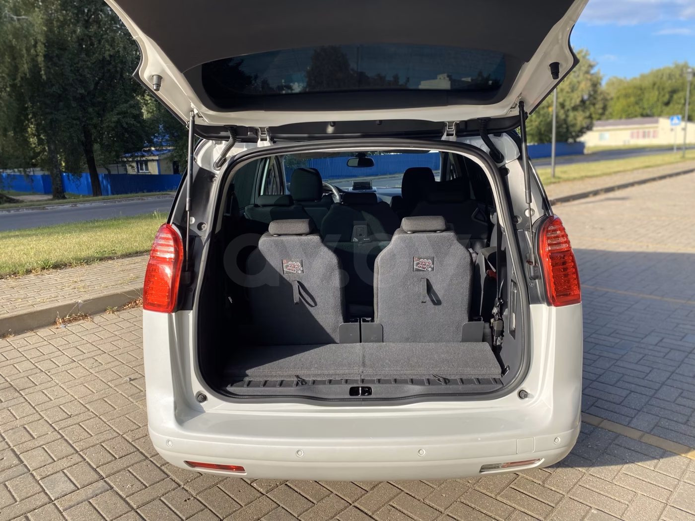 Peugeot 5008 фото 8