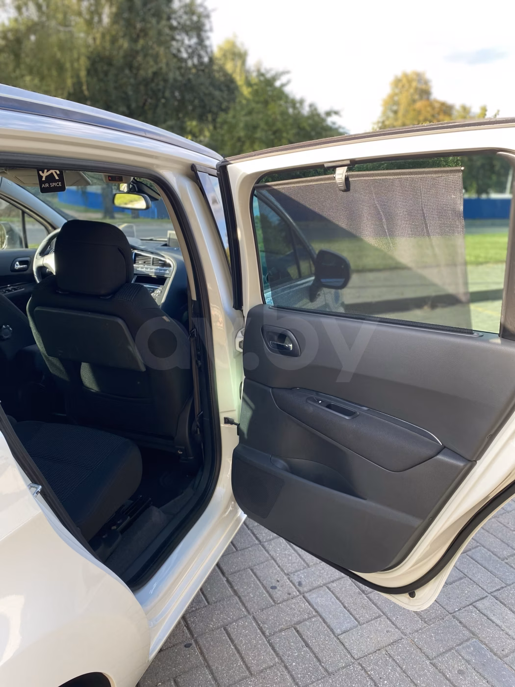Peugeot 5008 фото 10