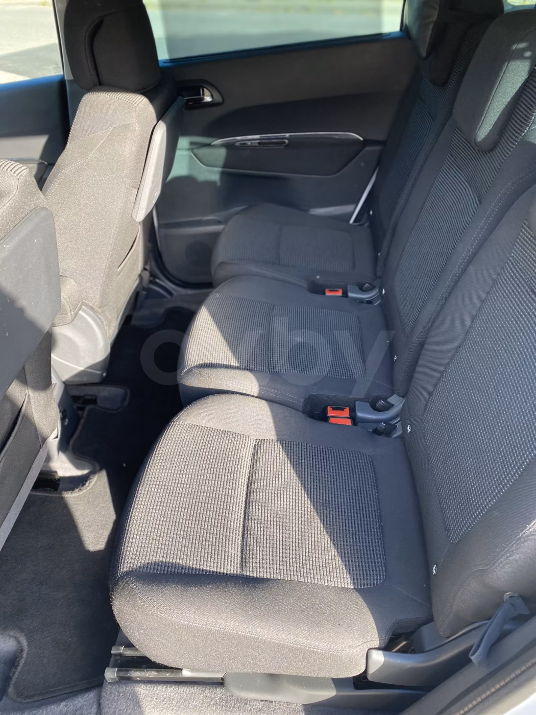 Peugeot 5008 фото 11