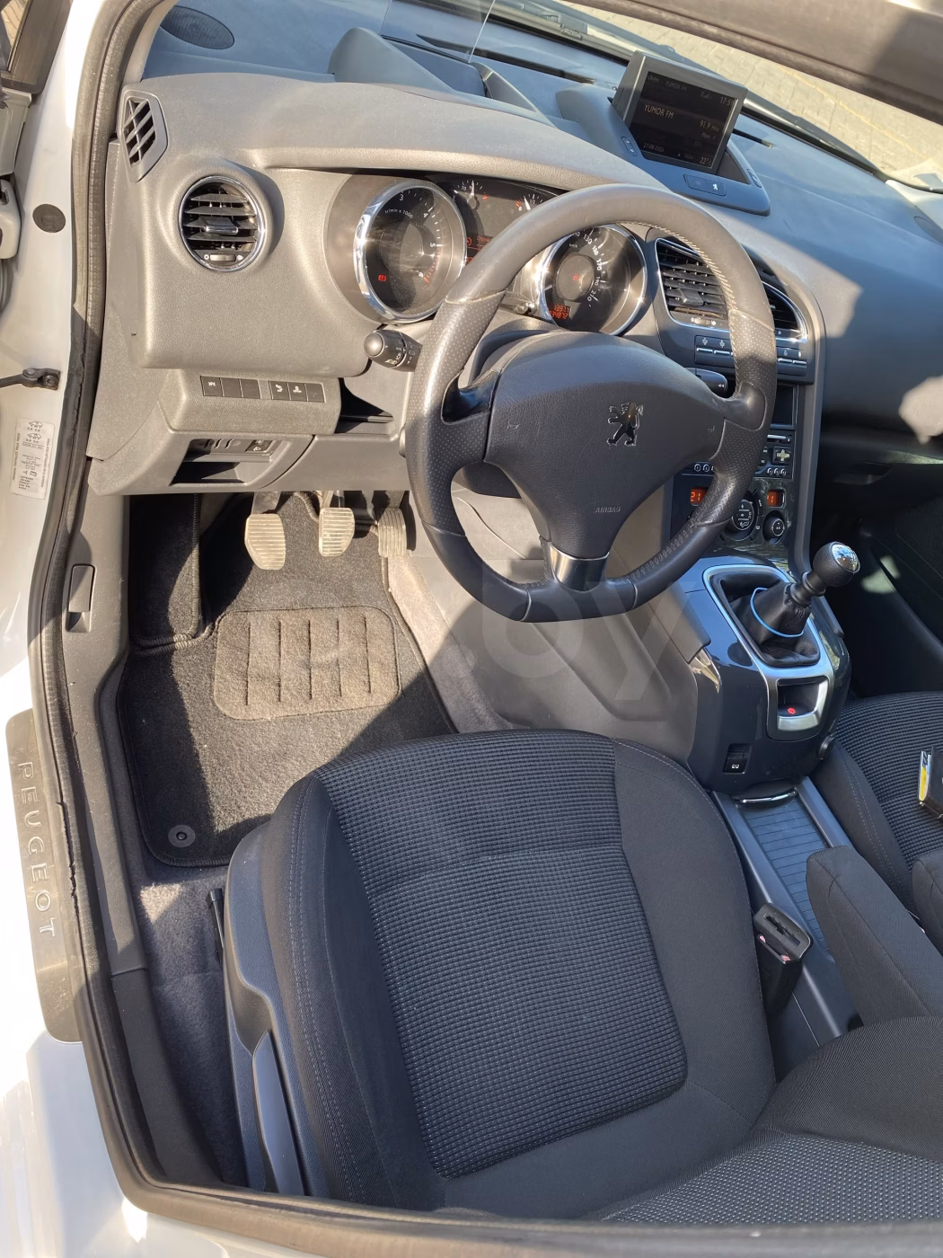 Peugeot 5008 фото 15