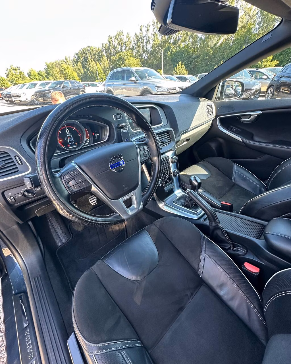 Volvo V40 фото 7