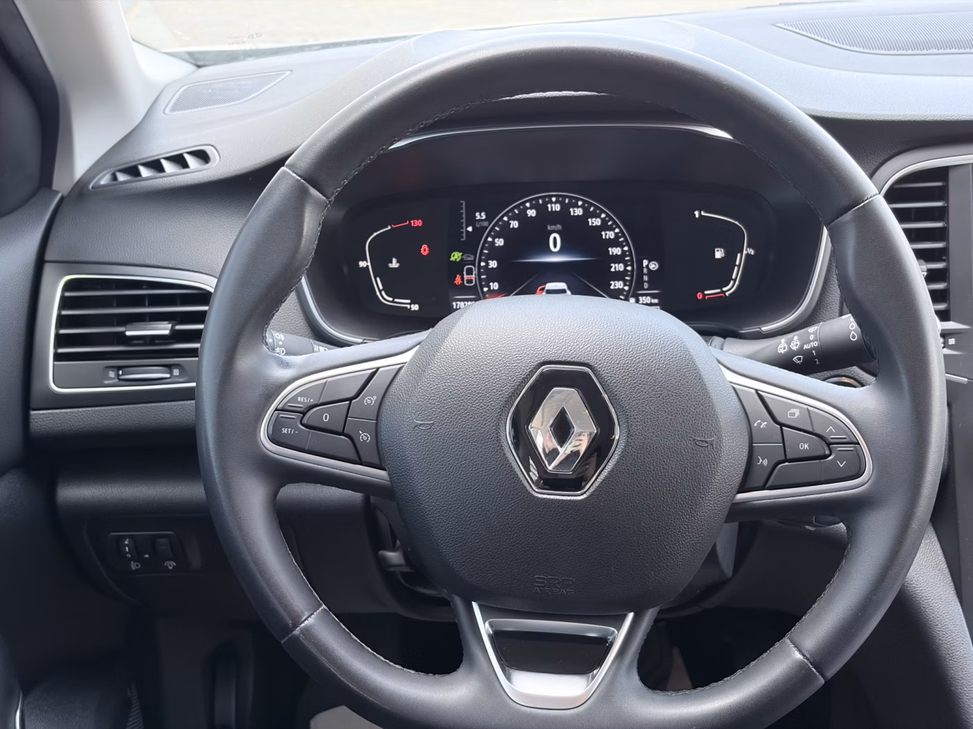Renault Megane фото 15