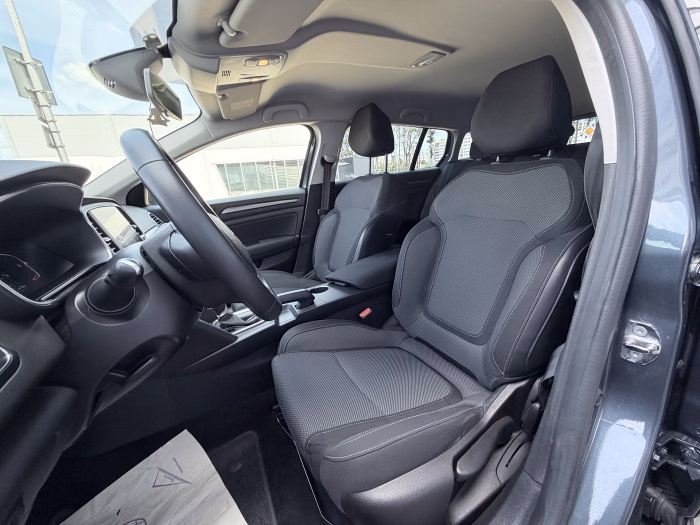 Renault Megane фото 17