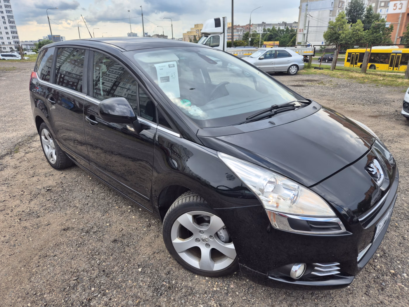 Peugeot 5008 фото 6