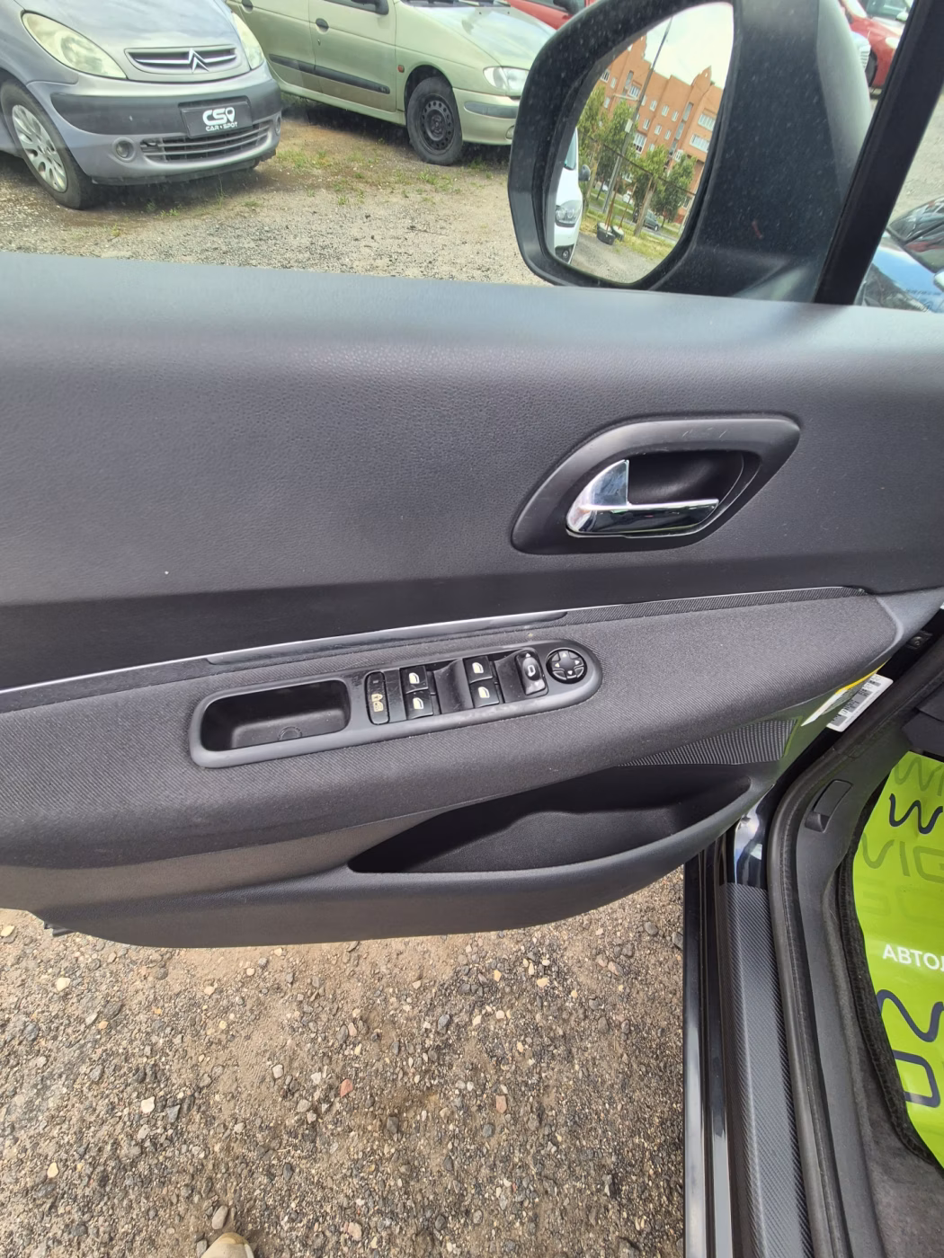Peugeot 5008 фото 10