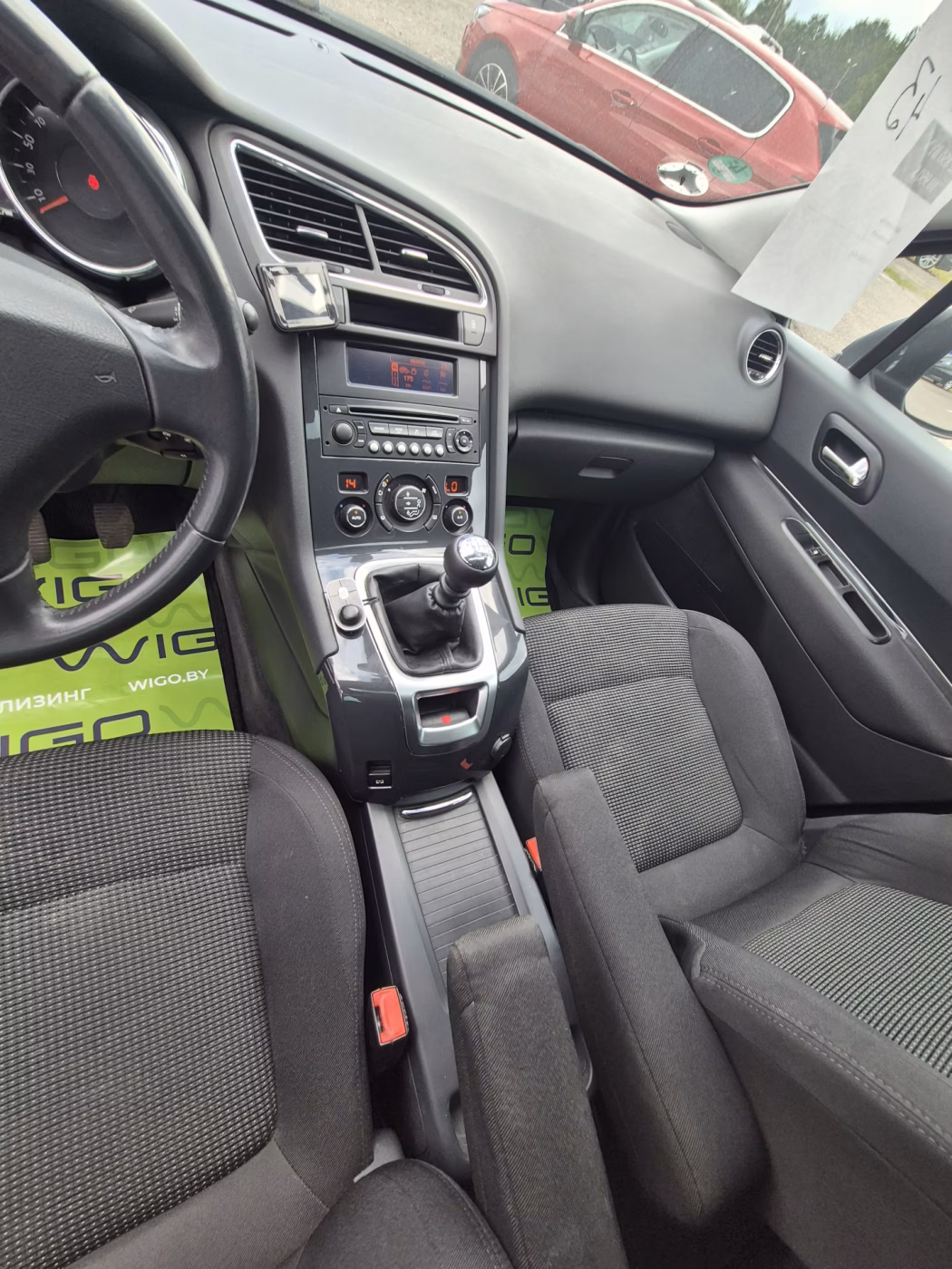 Peugeot 5008 фото 11