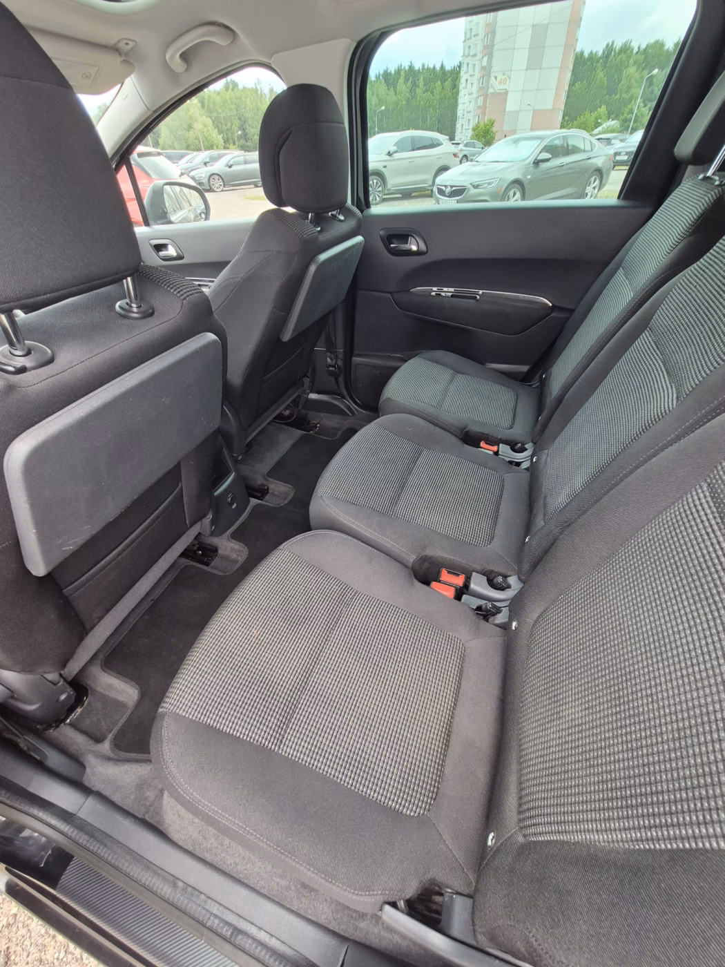 Peugeot 5008 фото 12