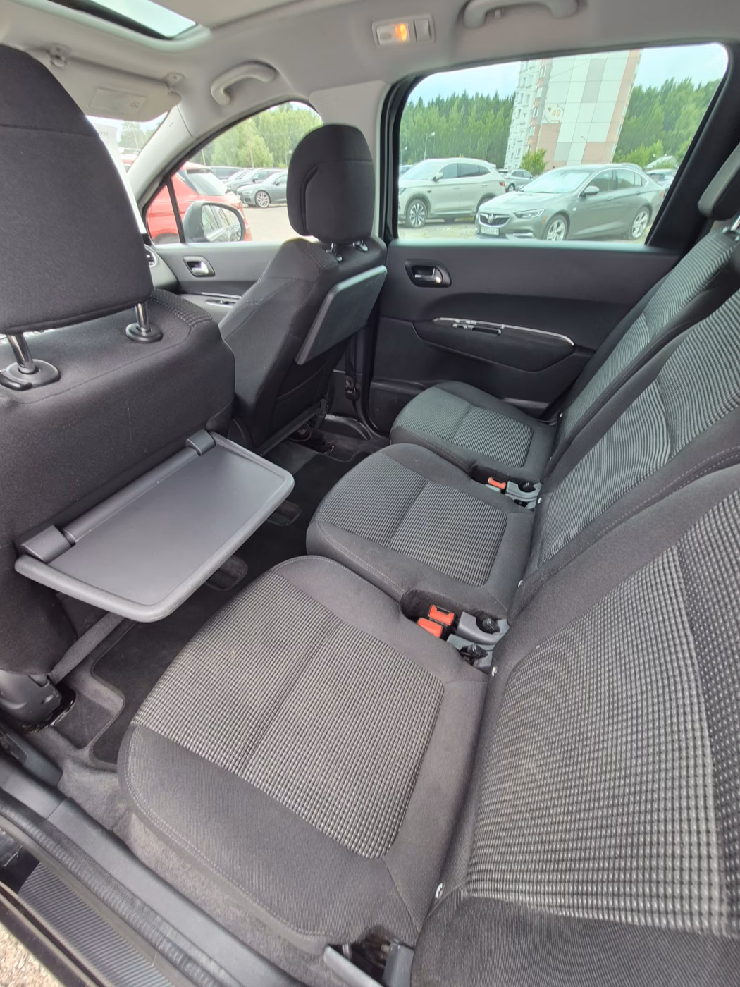 Peugeot 5008 фото 13