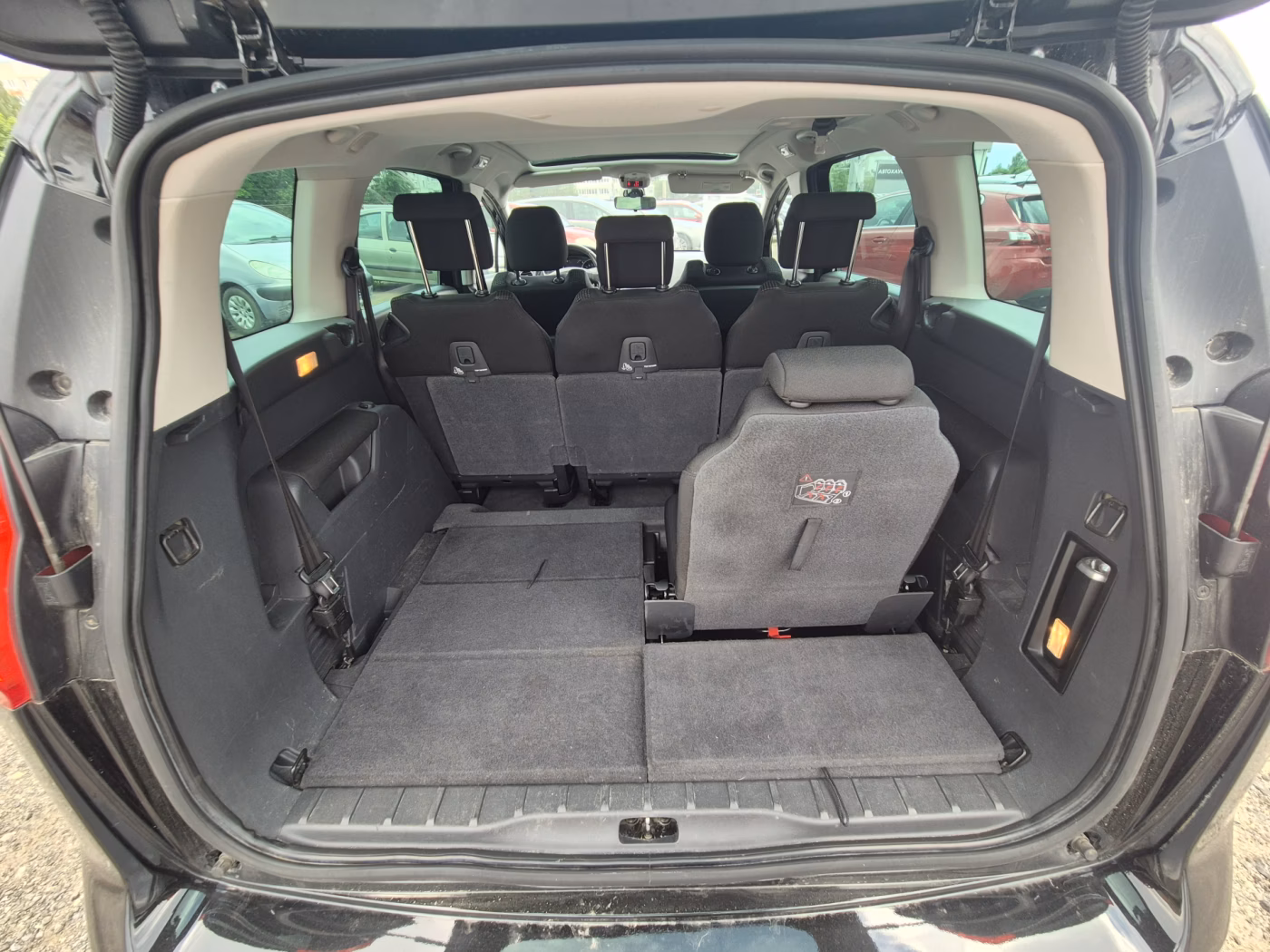 Peugeot 5008 фото 14
