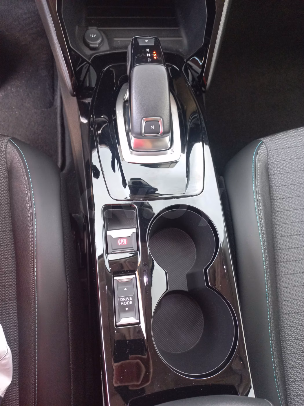 Peugeot 2008 фото 11