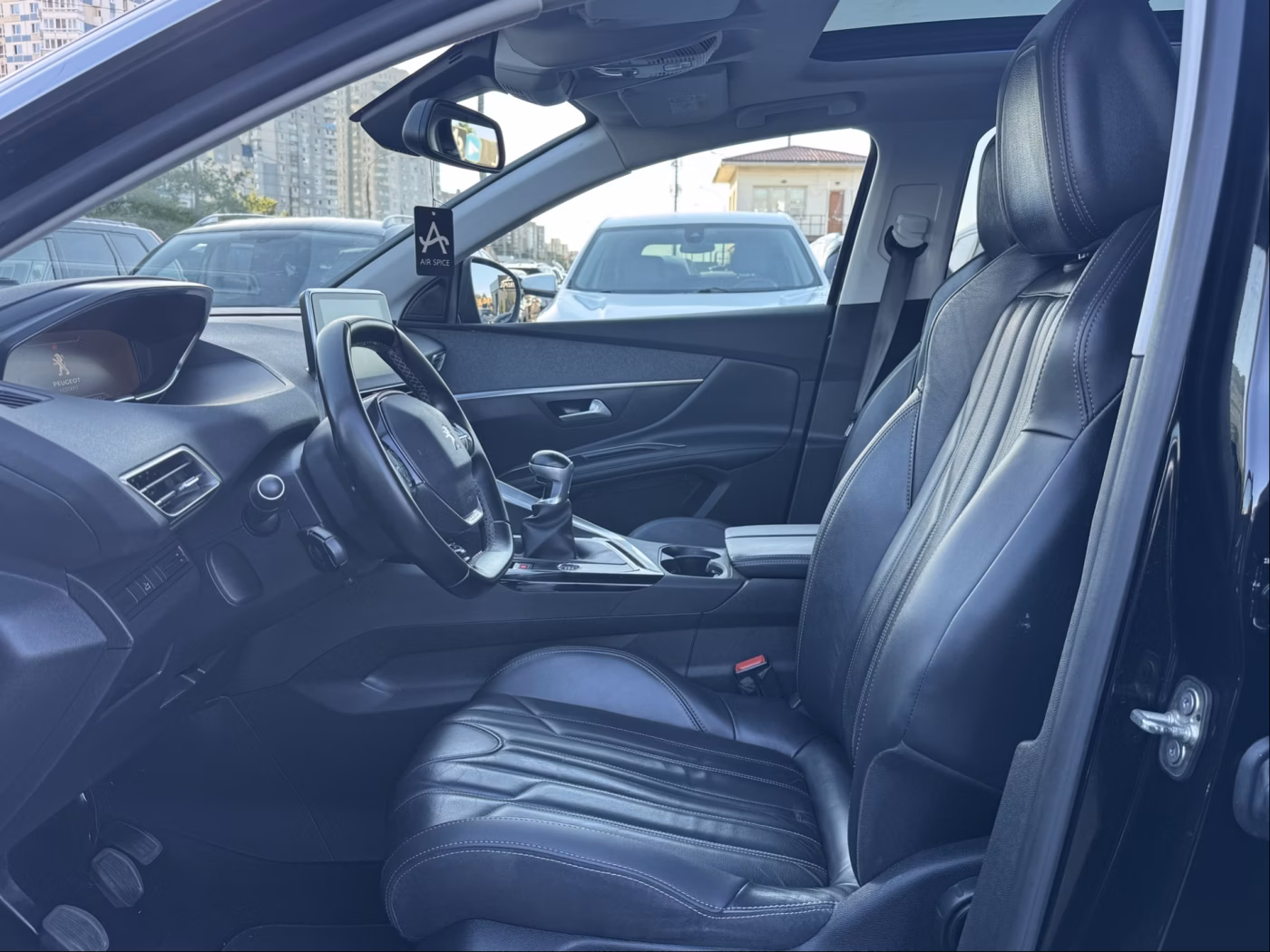 Peugeot 5008 фото 10