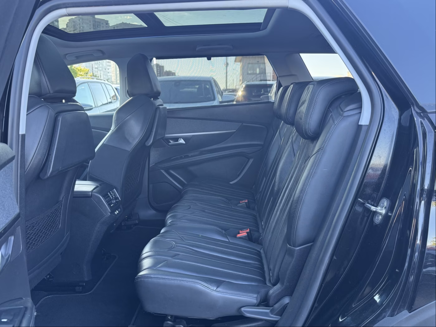 Peugeot 5008 фото 12
