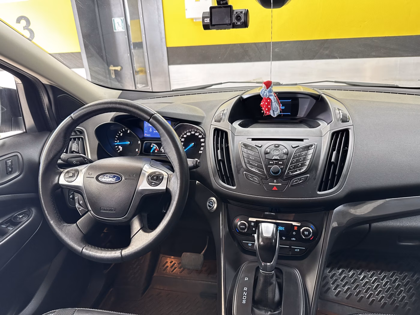 Ford Kuga фото 10