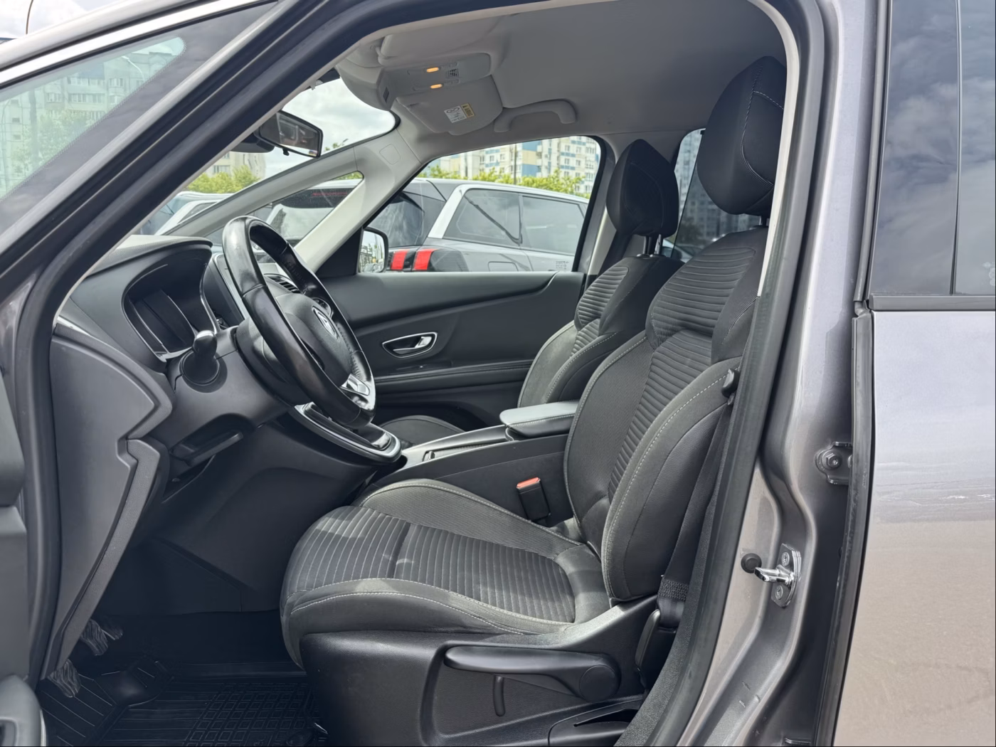 Renault Scenic фото 10