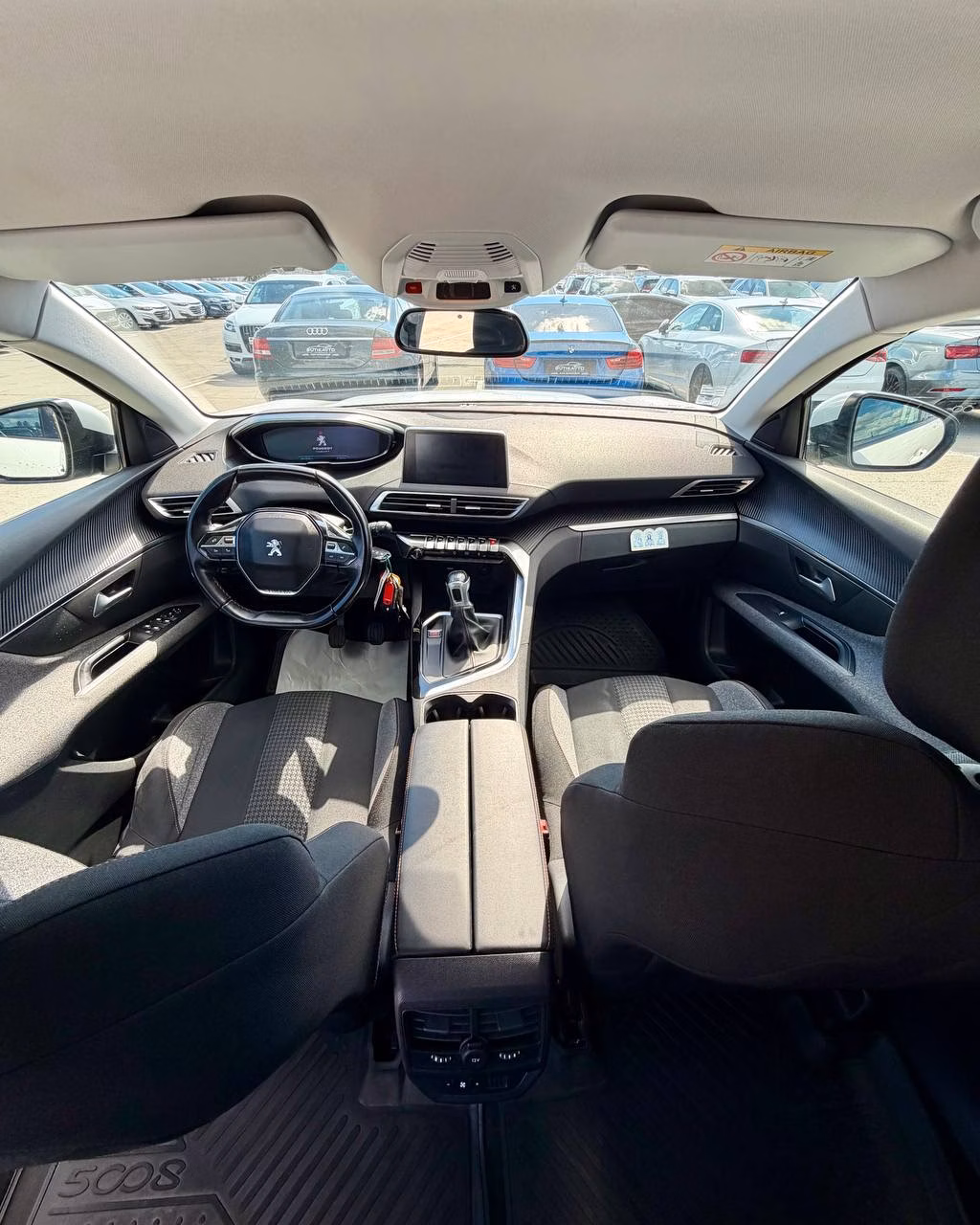 Peugeot 5008 фото 9