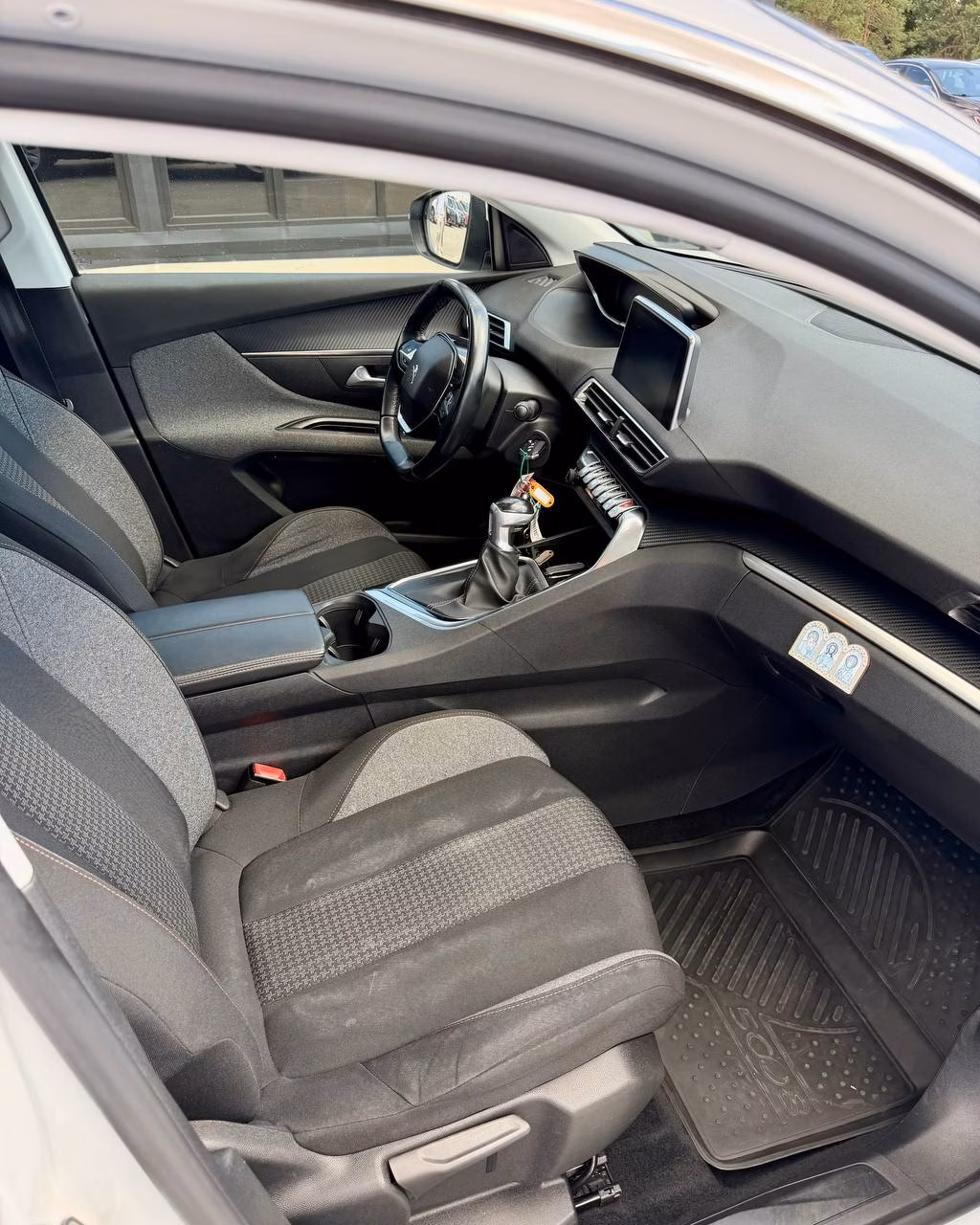 Peugeot 5008 фото 14