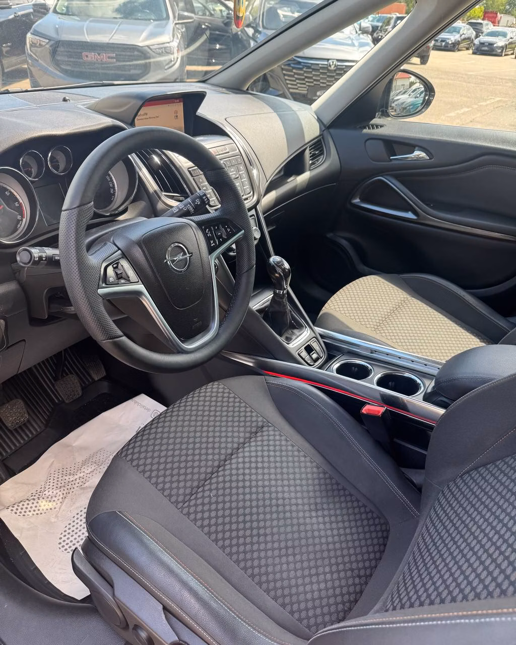 Opel Zafira фото 10