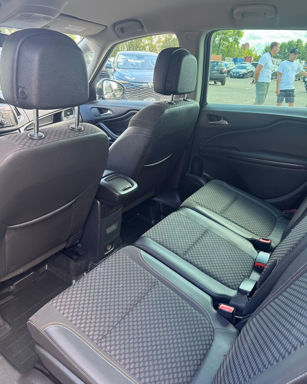Opel Zafira фото 11