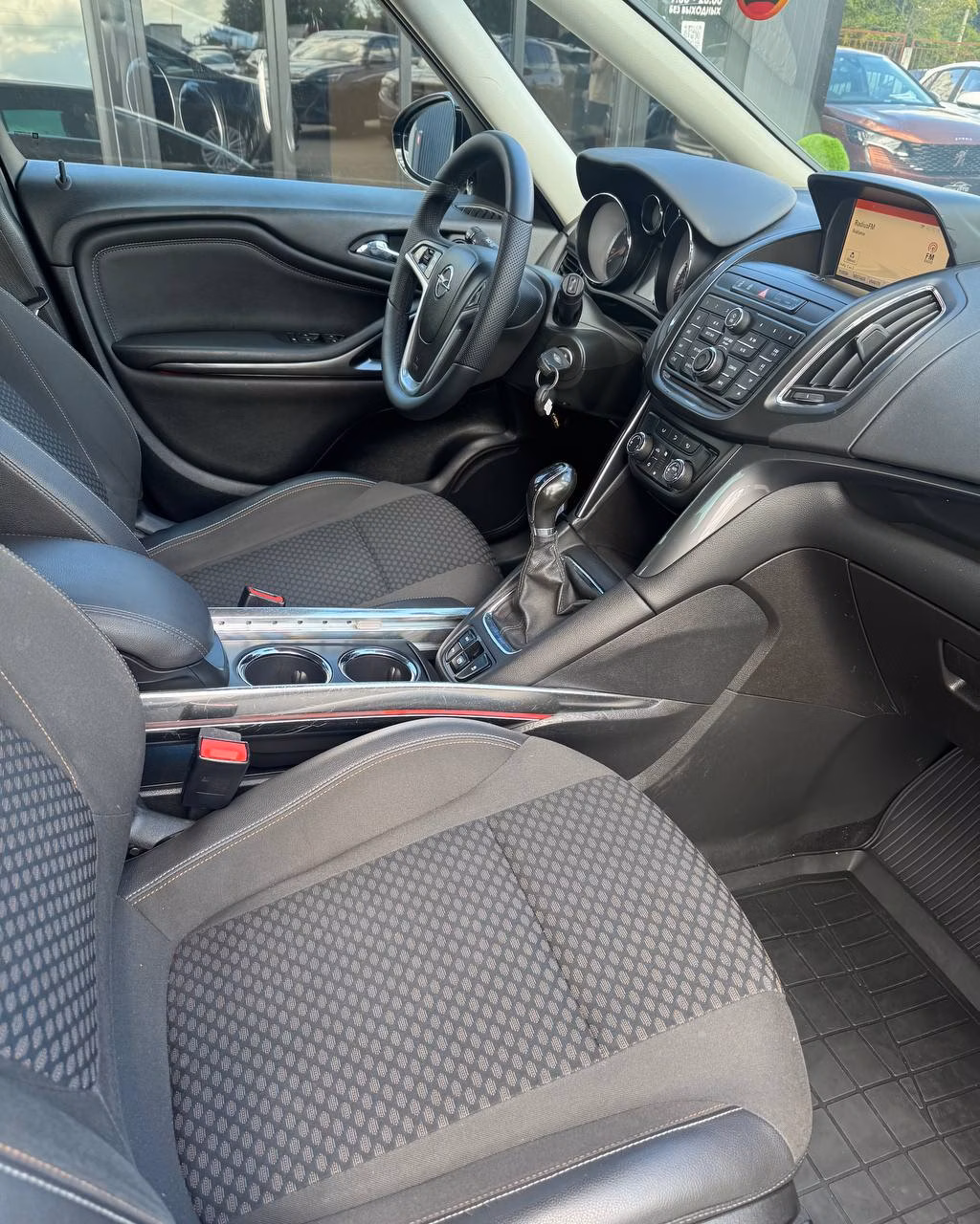 Opel Zafira фото 14