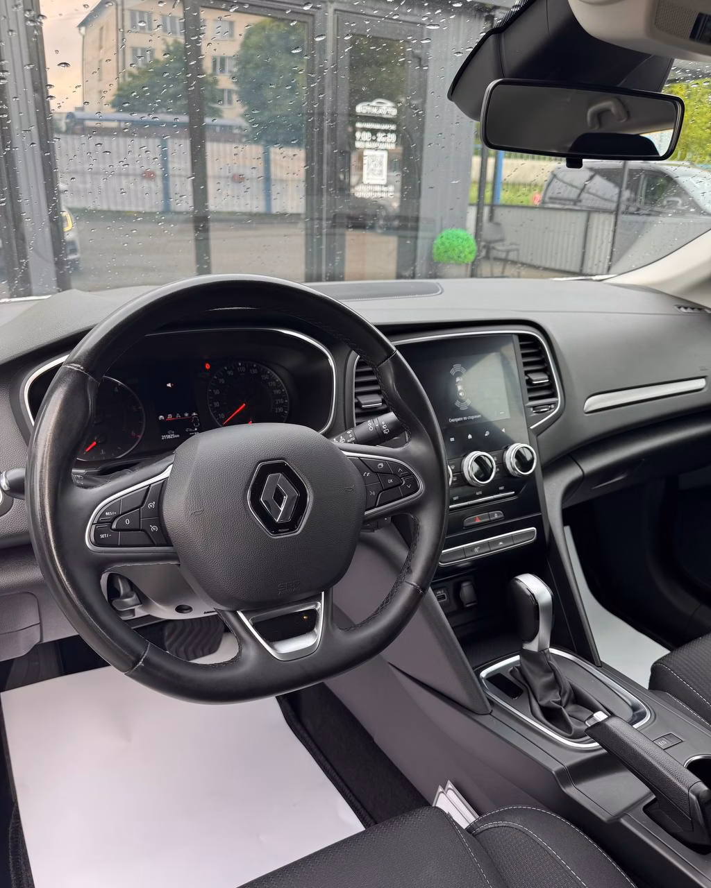 Renault Megane фото 9