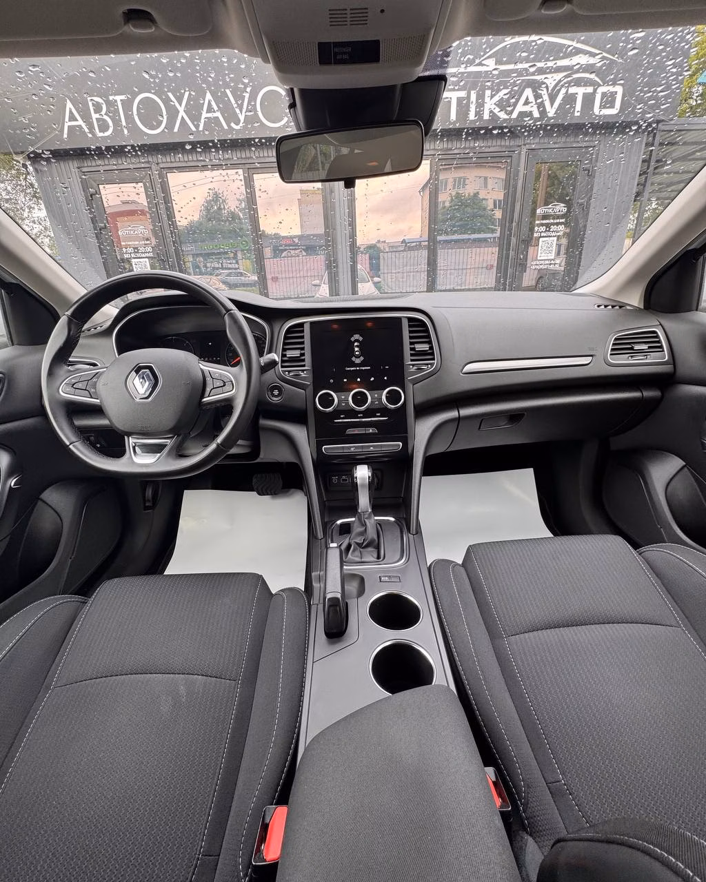 Renault Megane фото 12