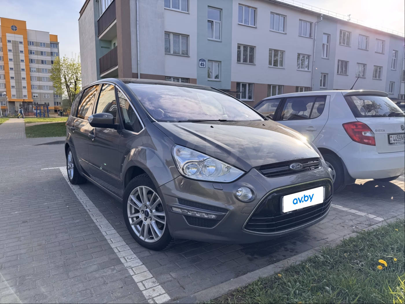 Ford S-MAX фото 2