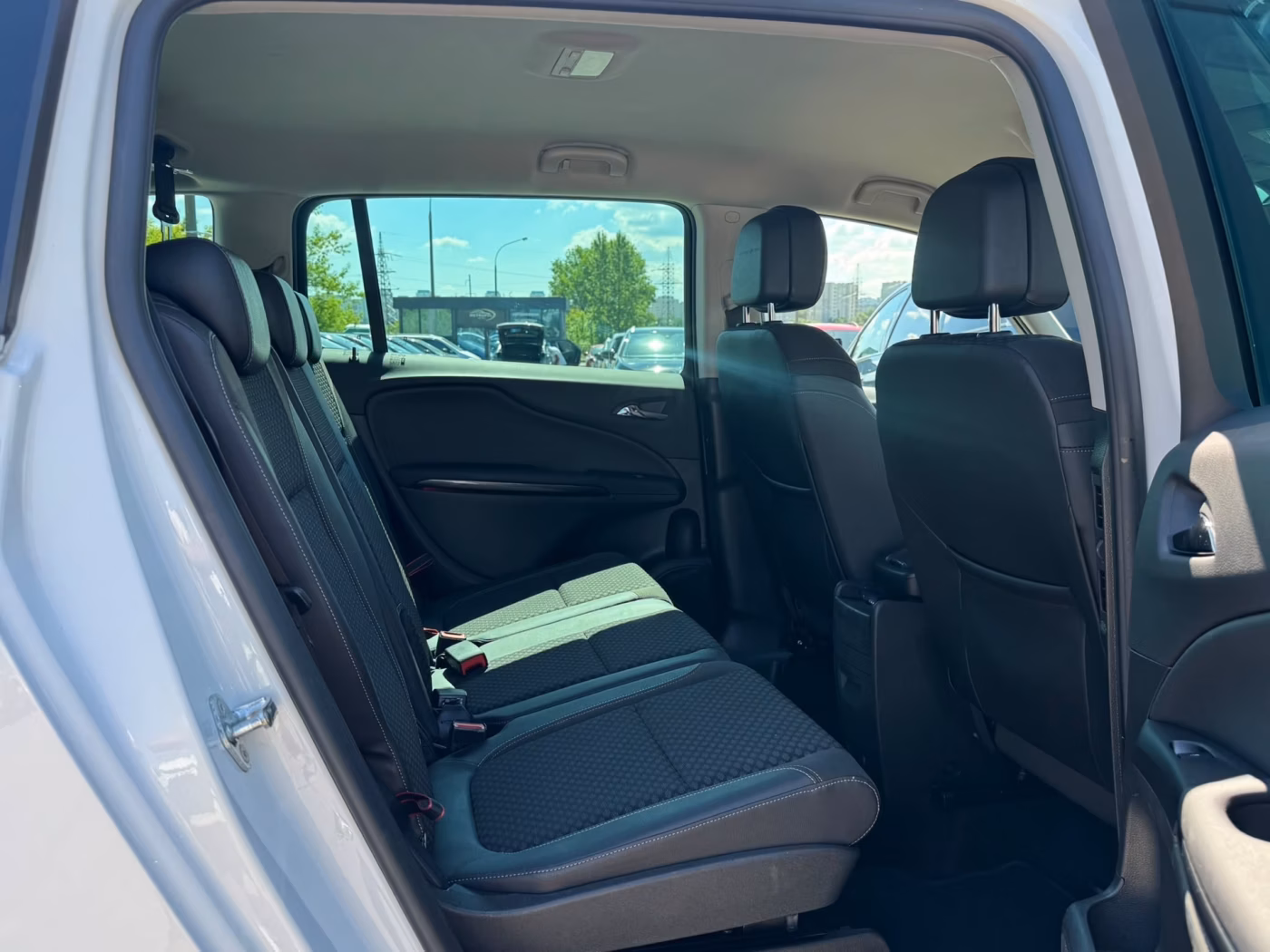 Opel Zafira фото 17