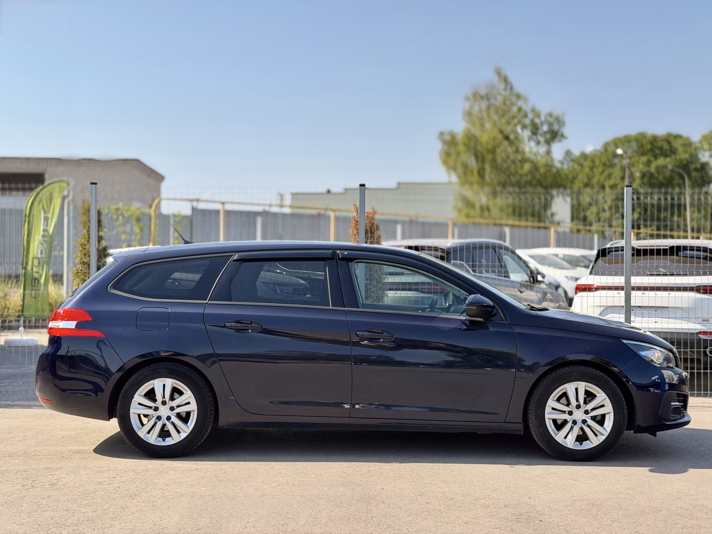 Peugeot 308 фото 6