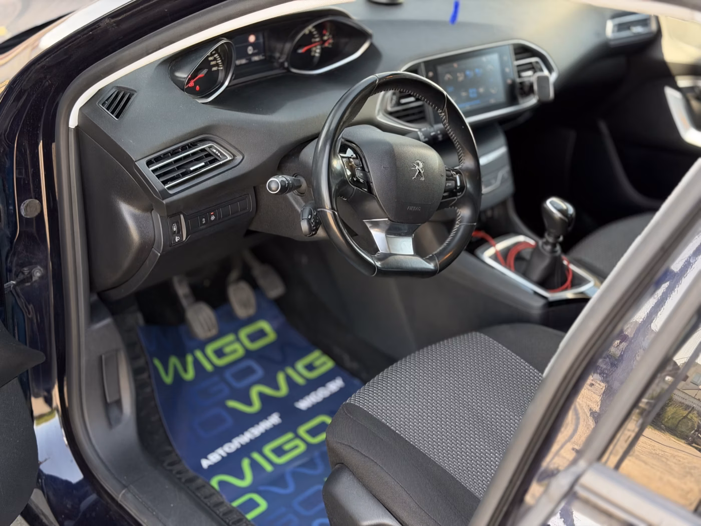 Peugeot 308 фото 11