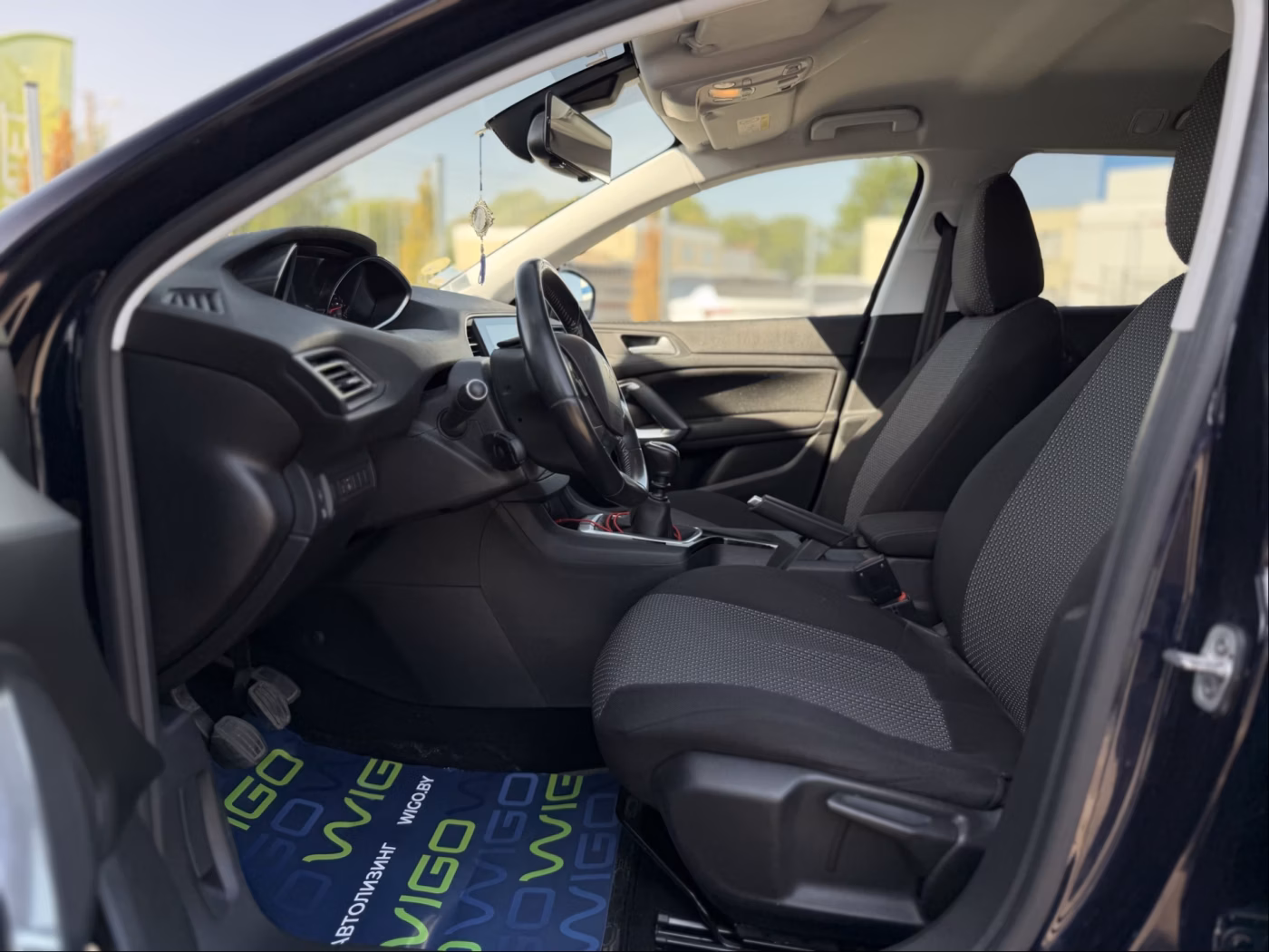 Peugeot 308 фото 12