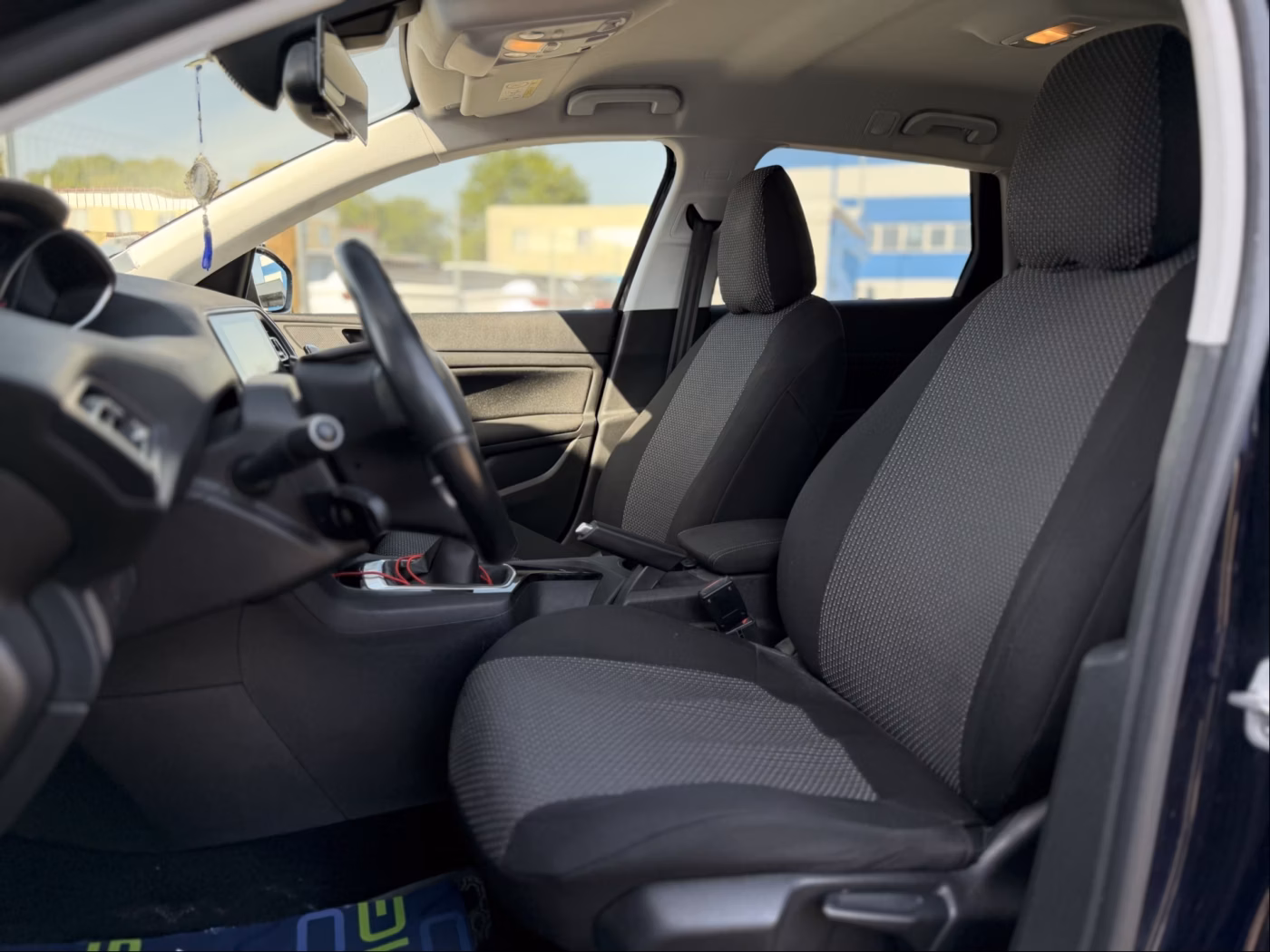 Peugeot 308 фото 13