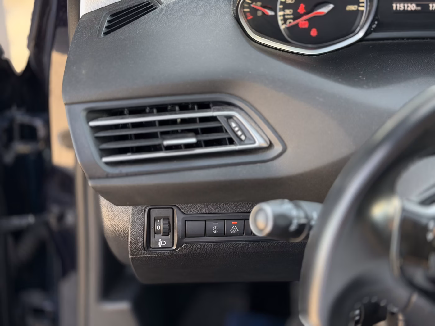 Peugeot 308 фото 14