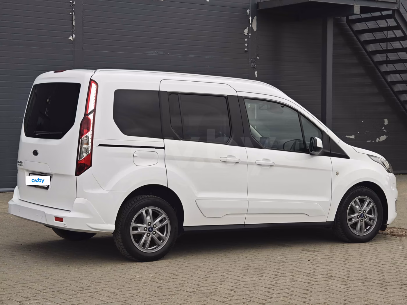Ford Tourneo Connect фото 7