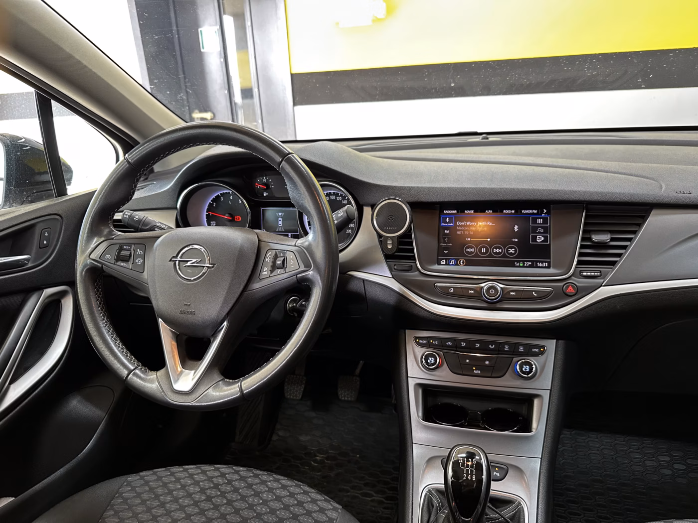 Opel Astra фото 10