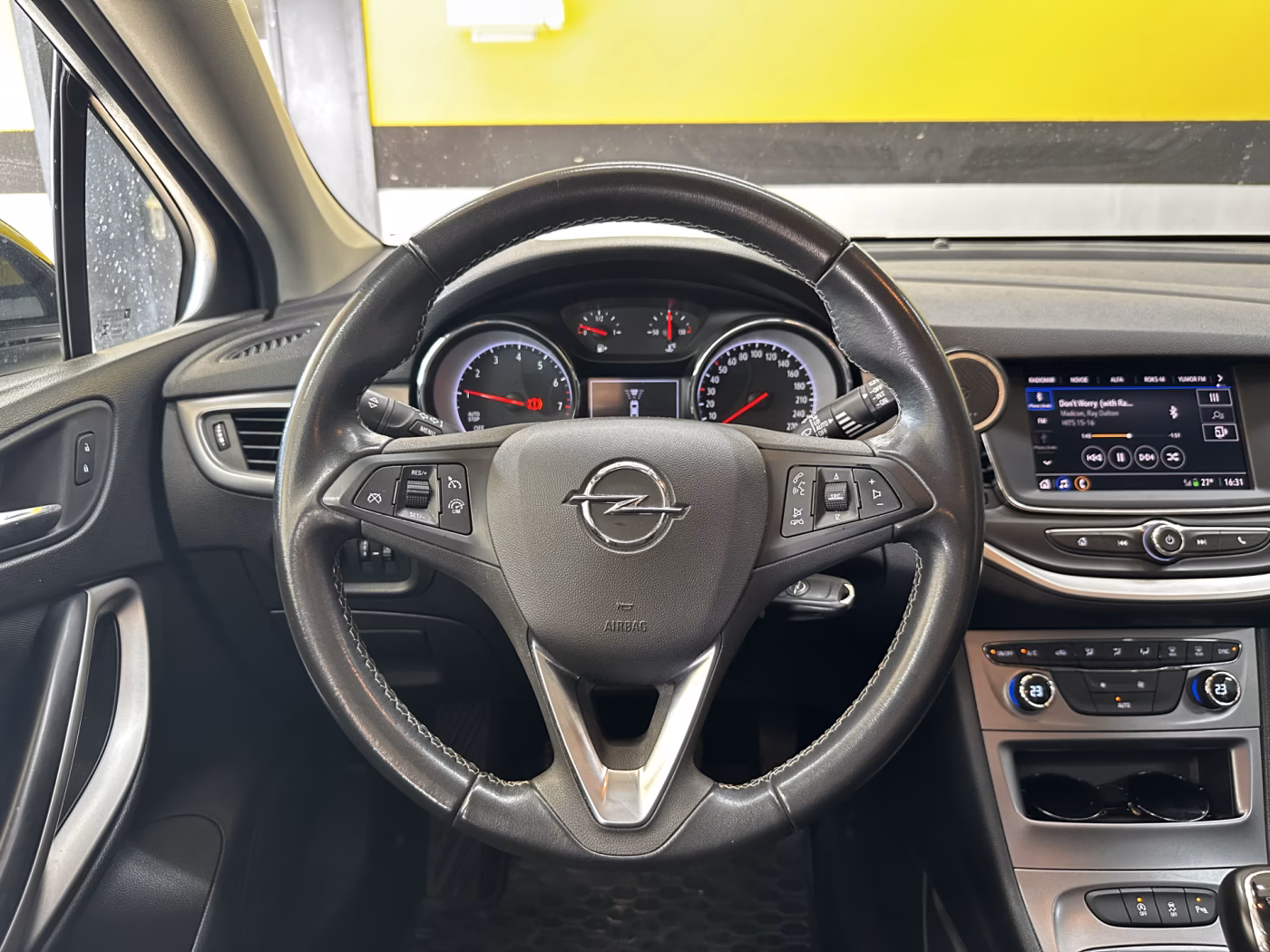 Opel Astra фото 11