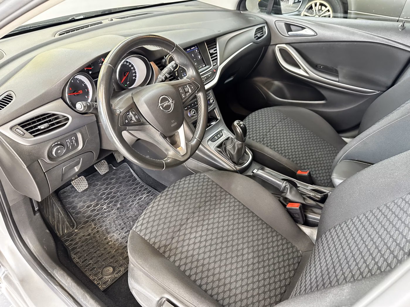 Opel Astra фото 13