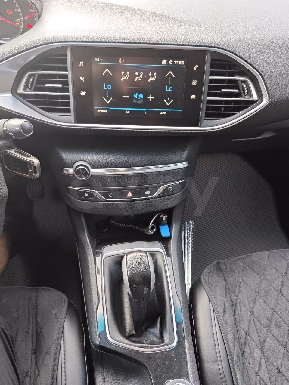 Peugeot 308 фото 17