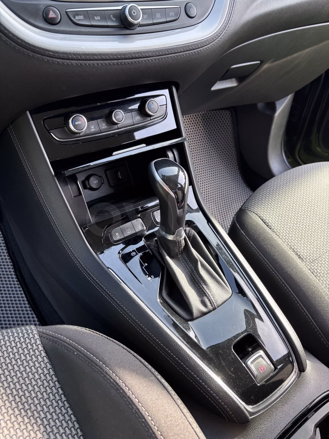 Opel Grandland X фото 15