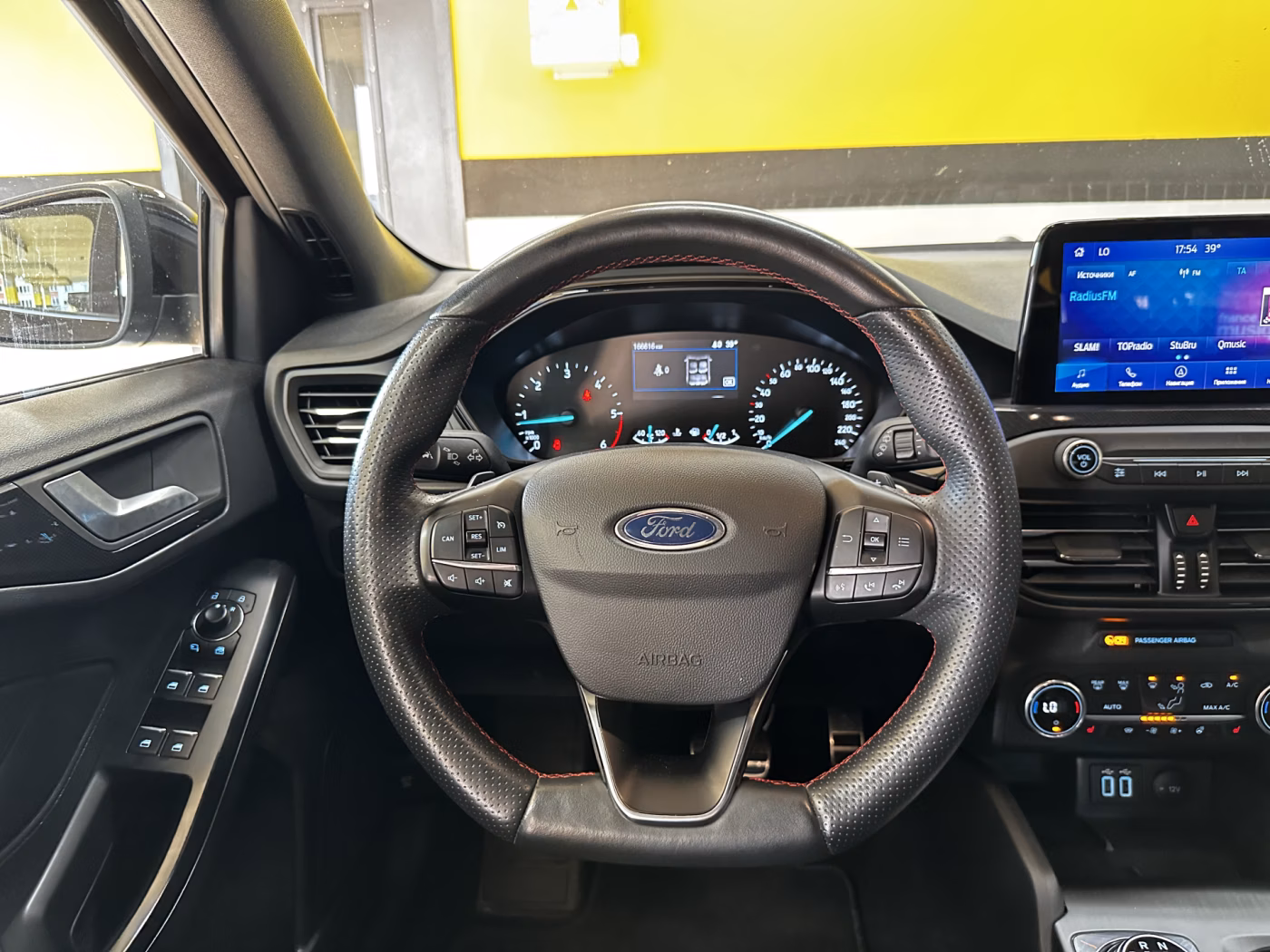 Ford Focus фото 11