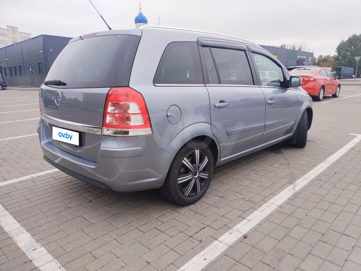 Opel Zafira фото 4