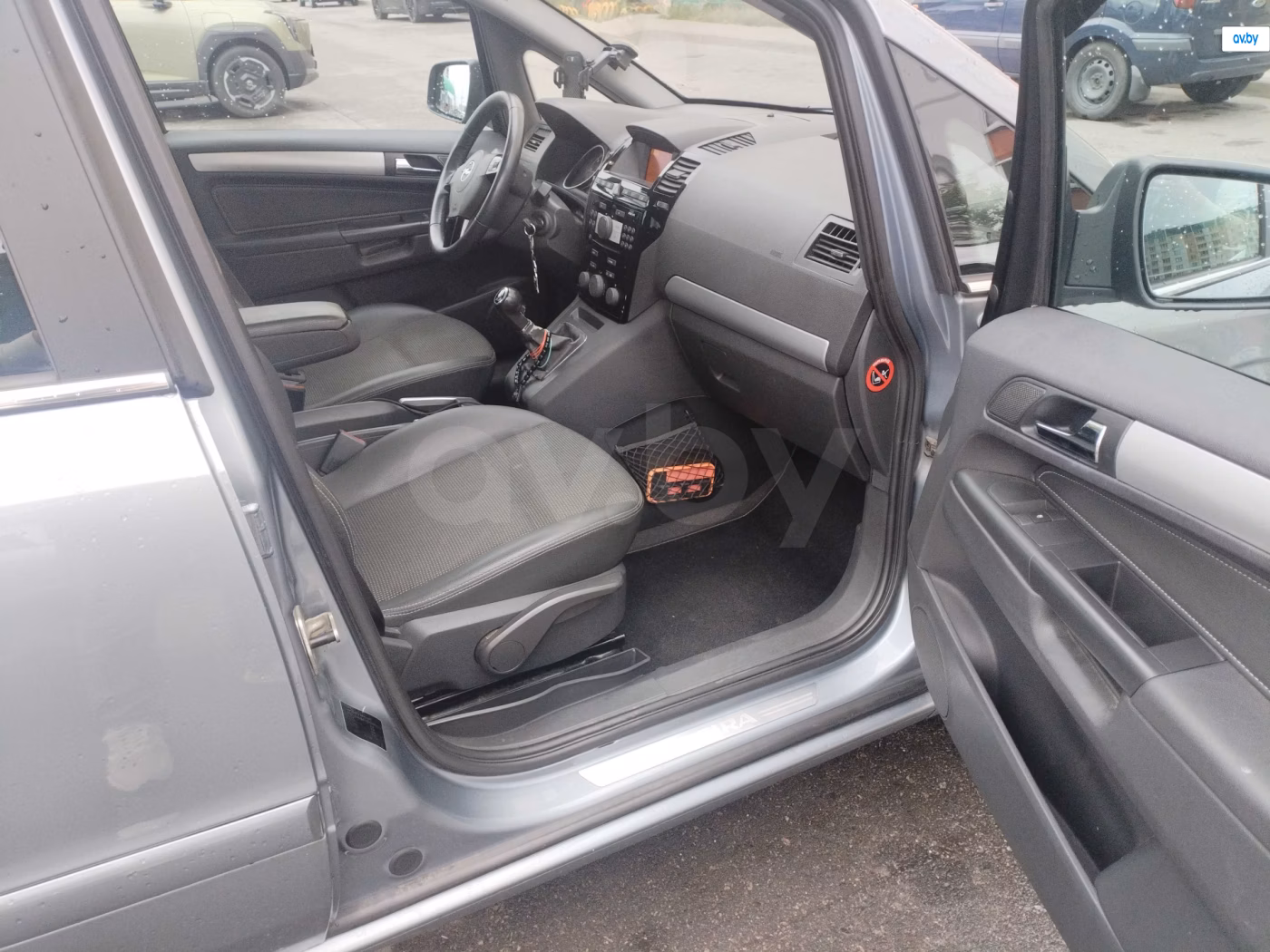 Opel Zafira фото 8