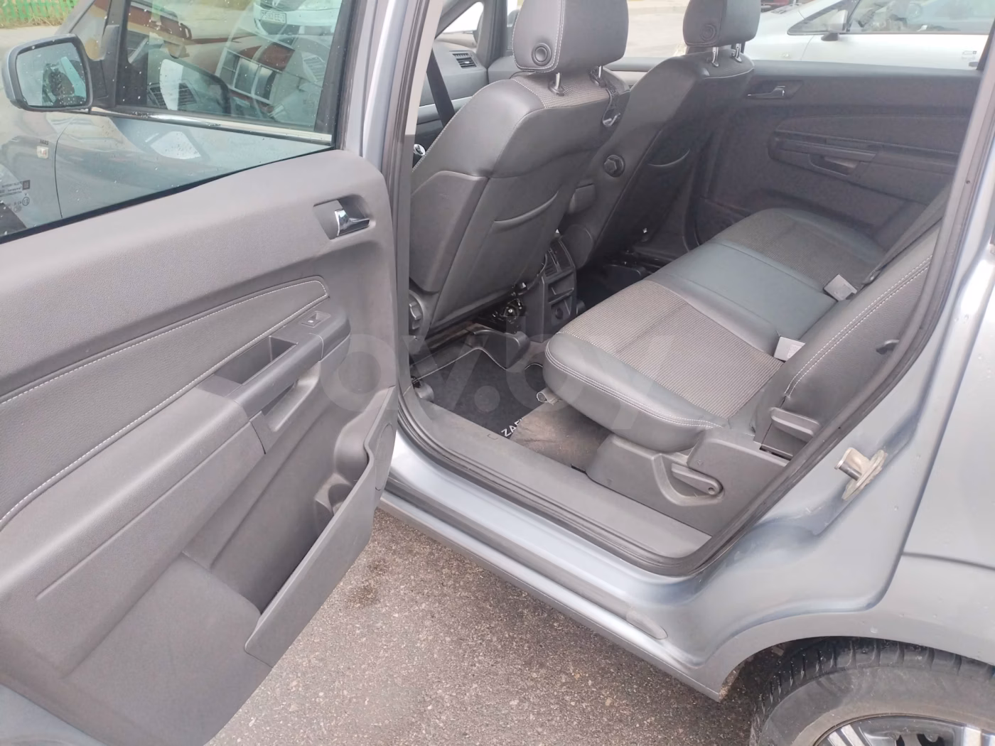 Opel Zafira фото 9