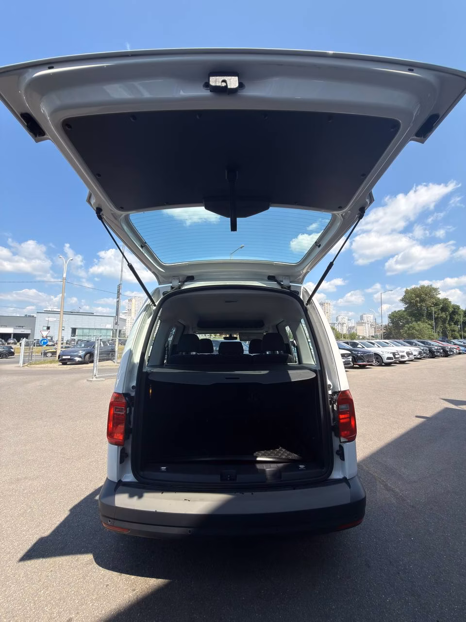 Volkswagen Caddy фото 8