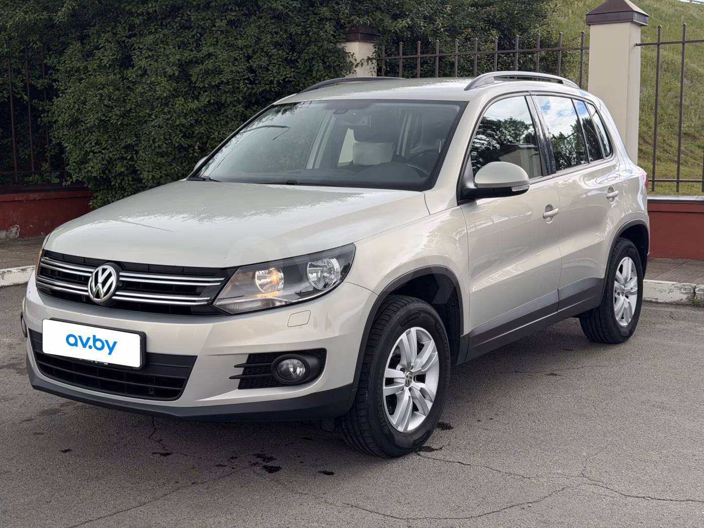 Volkswagen Tiguan фото 2
